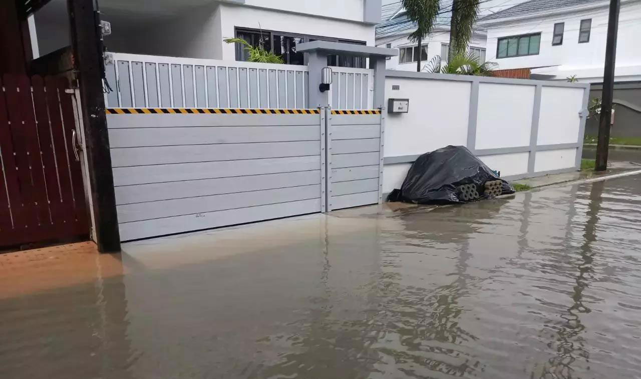 Villa Flood Barrier Installation case